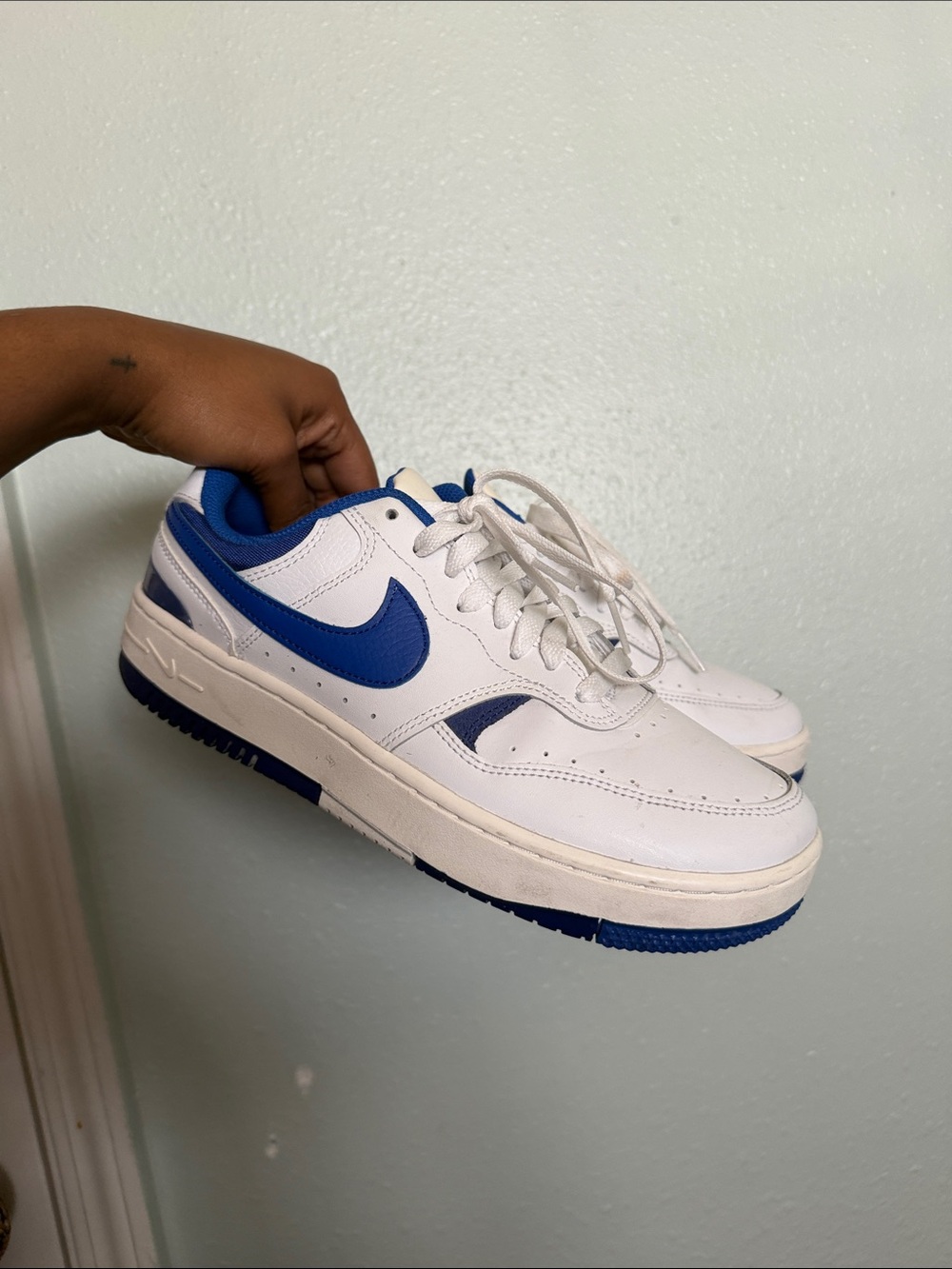 Nike White and Blue Low-Top Sneakers